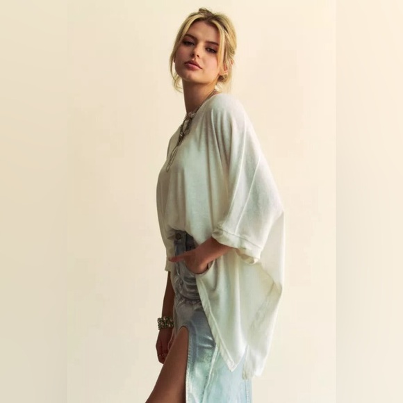 Oversized Drop Shoulder Batwing Sleeve T-Shirt - Davi and Dani - Picture 2 of 3